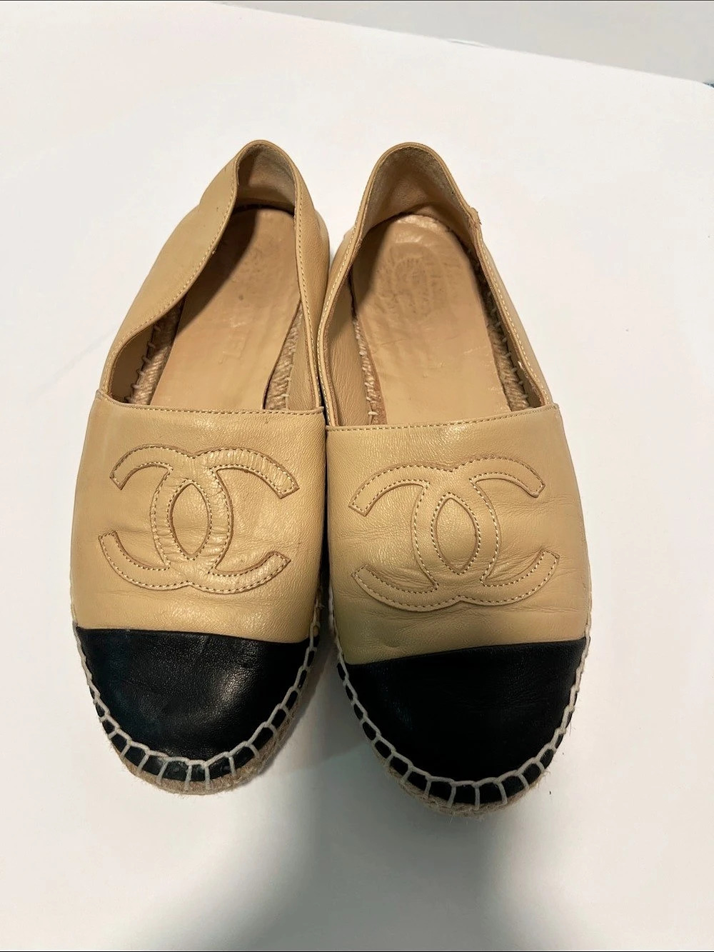 Chanel CC Logo Cap-Toe Espadrilles Leather Flats Tan & Black